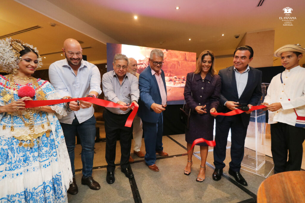 Hotel El Panamá cautiva con obra pictórica del artista español Jesús Soler